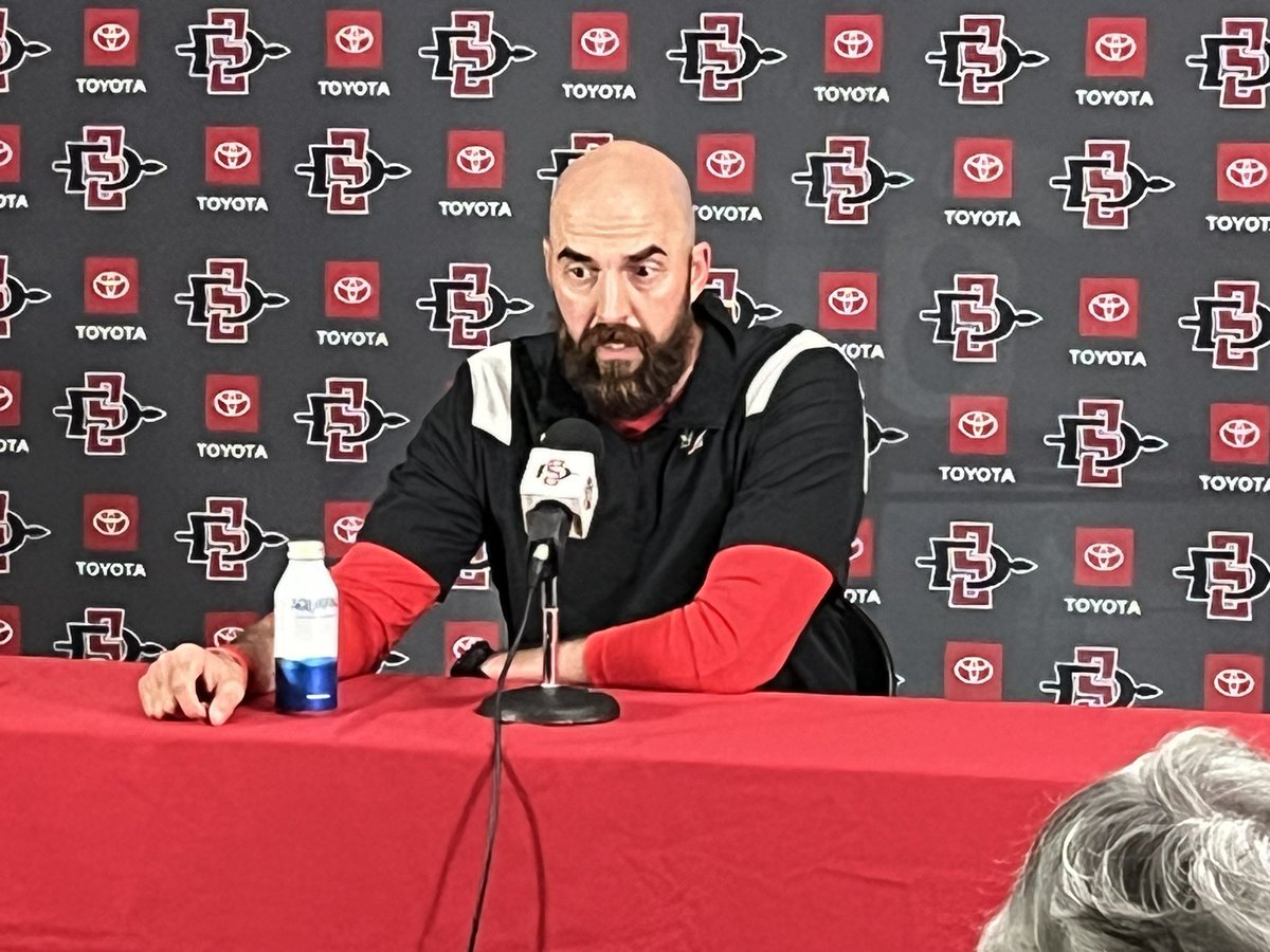 Any fans of @AztecFB looking for a quick answer at quarterback will have to wait awhile. New head coach Sean Lewis says he won’t name a starting QB this spring. Then adds it will be a long time till he does. #AztecFast