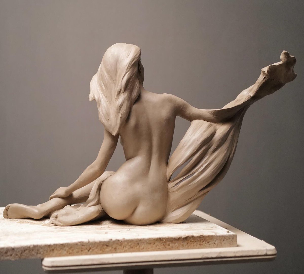 'La grâce, plus belle encore que la beauté' Jean de la Fontaine📖 Sculptures de Luo Li rong✨ #FemmeVieLiberte ♥️