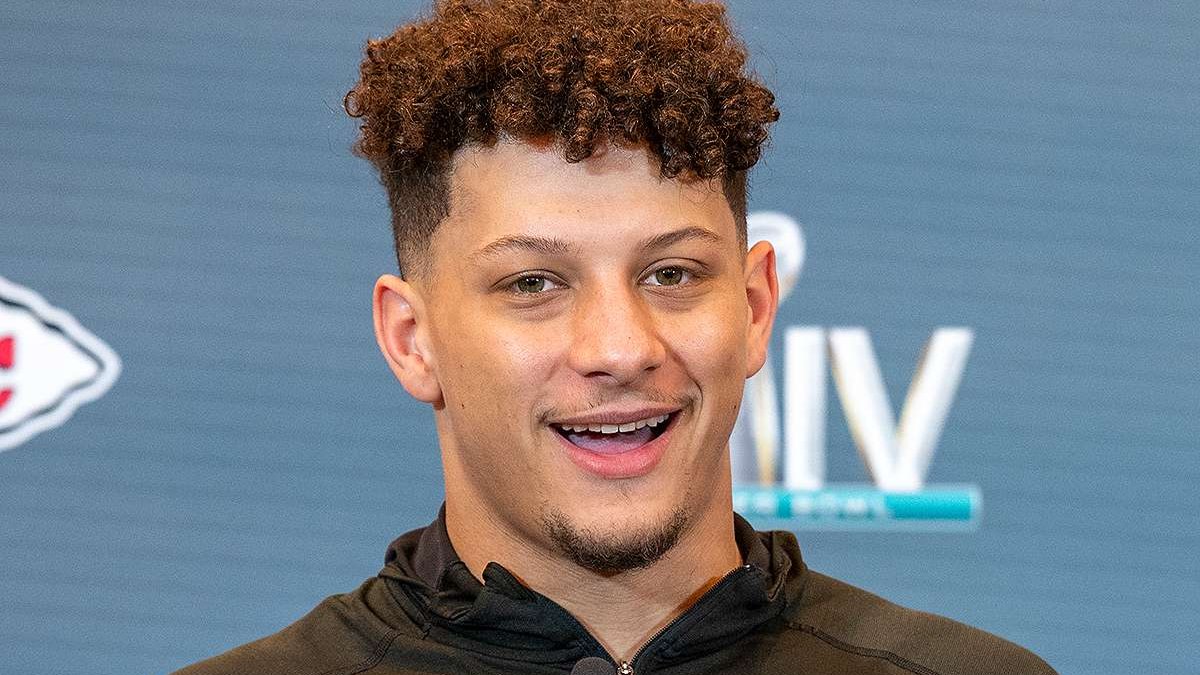 Patrick Mahomes on how the #Chiefs overcame adversity last season: 'We didn’t let other people’s outside noise affect us, even though we struggled throughout the season, we kept our minds in the right places. Whenever the lights got the brightest, guys showed up.”