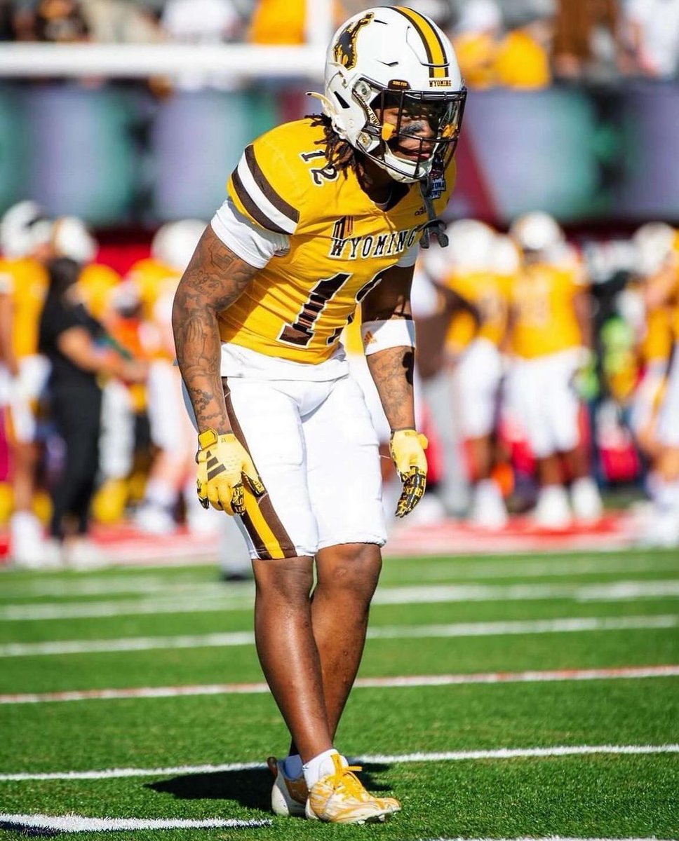 Jovan Clark 🎈 (@__jc23) on Twitter photo #AGTG After a great conversation with <a href="/the_BBoyd/">Benny Boyd</a> I am blessed to receive an offer from The University of Wyoming!!
#GoCowboys🟤🟡 <a href="/AllenTrieu/">Allen Trieu</a> @RivalsPapiClint <a href="/EDGYTIM/">Timothy “EDGYTIM” OHalloran</a> <a href="/SWiltfong_/">Steve Wiltfong</a> <a href="/ChadSimmons_/">ChadSimmons</a> <a href="/_MP_Football/">Morgan Park Football</a> <a href="/Chris_CJ_6/">C.J.</a> <a href="/CoachDebo_/">Coach Debo</a> #AGTG After a great conversation with <a href="/the_BBoyd/">Benny Boyd</a> I am blessed to receive an offer from The University of Wyoming!!
#GoCowboys🟤🟡 <a href="/AllenTrieu/">Allen Trieu</a> @RivalsPapiClint <a href="/EDGYTIM/">Timothy “EDGYTIM” OHalloran</a> <a href="/SWiltfong_/">Steve Wiltfong</a> <a href="/ChadSimmons_/">ChadSimmons</a> <a href="/_MP_Football/">Morgan Park Football</a> <a href="/Chris_CJ_6/">C.J.</a> <a href="/CoachDebo_/">Coach Debo</a>