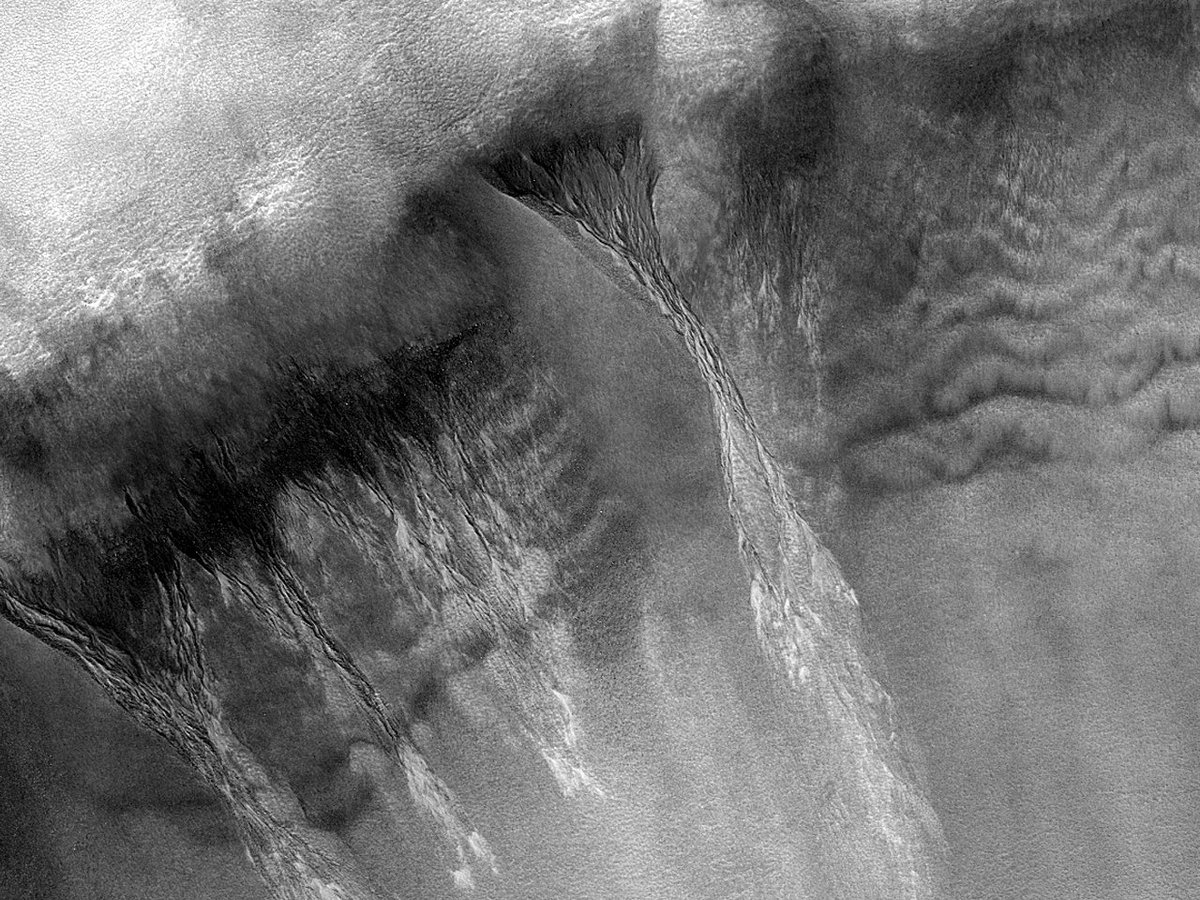 HiRISEWelsh's tweet image. HiPOD: Rhigolau gyda bwâu mawr o waddodion

rhif: ESP_051840_2400
dyddiad caffael : 17 Awst 2017
uchder: 311 km

uahirise.org/hipod/cy/ESP_0…
NASA/JPL-Caltech/UArizona
#Mars #NASA #Cymraeg #Cymru #Welsh