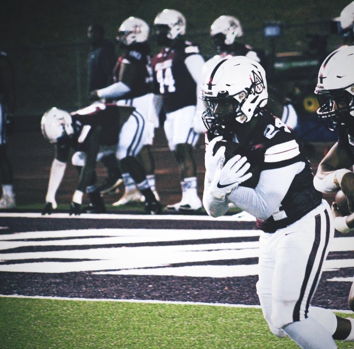 AndrewLockhartt's tweet photo. D1 RB | I AM OFFICIALLY IN THE TRANSFER PORTAL‼️ | | 5’10 215| 4 YEARS Of ELIGIBILITY|  HONOR ROLL ATHLETE| READY TO WORK| DMS ARE NOW OPEN ‼️🚨 🚨 https://t.co/jZoQDQHqPV