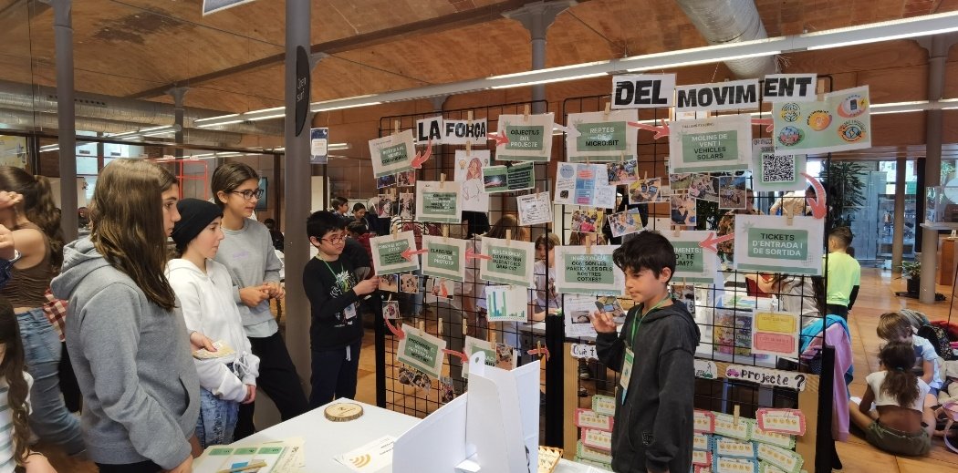 Avui hem participat a #STEAMakers2024 al <a href="/citilab/">citilab</a> Fantàstica jornada on hem pogut compartir experiències amb altres escoles
Hem explicat el nostre projecte i organitzat tallers d'experimentació, microscopi i programació amb <a href="/microbit_edu/">Micro:bit Educational Foundation</a>
Alumnat #4PRI i Organitzadors Felicitats!
