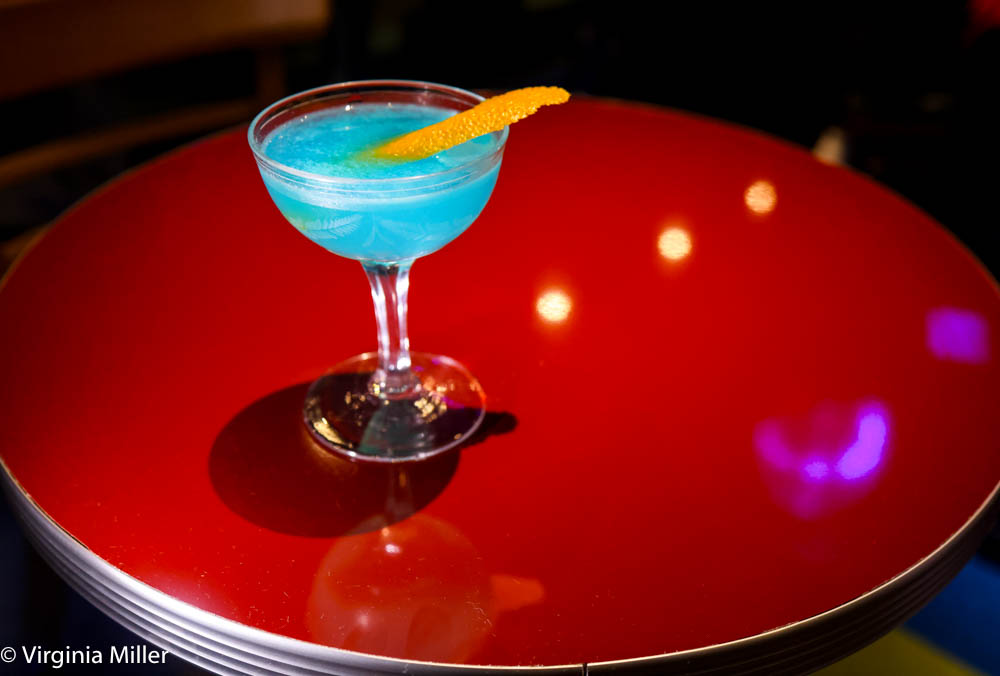 In homage to the name, blue drinks (and 1930s-50s magic) at @StookeysCM Club Moderne's brand new Blue Room. My @TheBoldItalic review: thebolditalic.com/new-blue-room-…