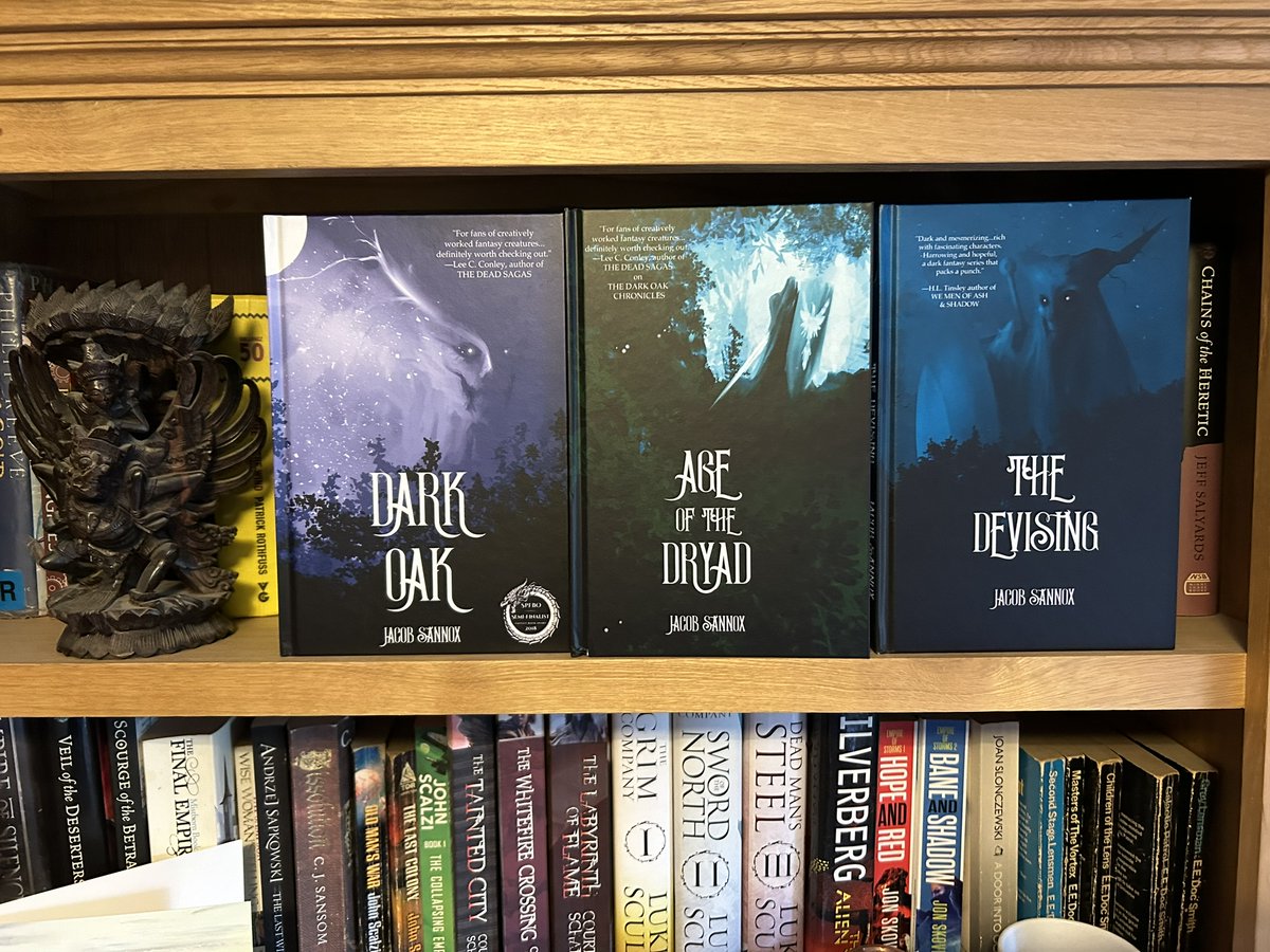 Newly arrived chez Lawrence: a rather fine set of hardbacks, comprising @JacobSannox's series The Dark Oak Chronicles. Book 3 of which hits the shelves on June 1st! Book 1 was an #SPFBO semi-finalist.