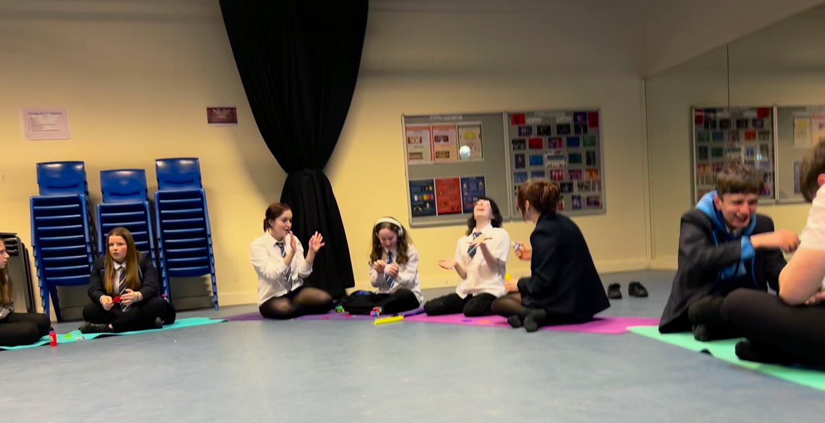 BeaconAcadPE's tweet photo. Today Emily, a yoga and creative therapy specialist from ‘Creative Therapy: for children and young people’, joined us for a second wellbeing session supporting our ‘Active in Mind’ mentees as part of our ongoing @YouthSportTrust programme. Today’s focus was calming the mind. https://t.co/gS5Fij8Luh