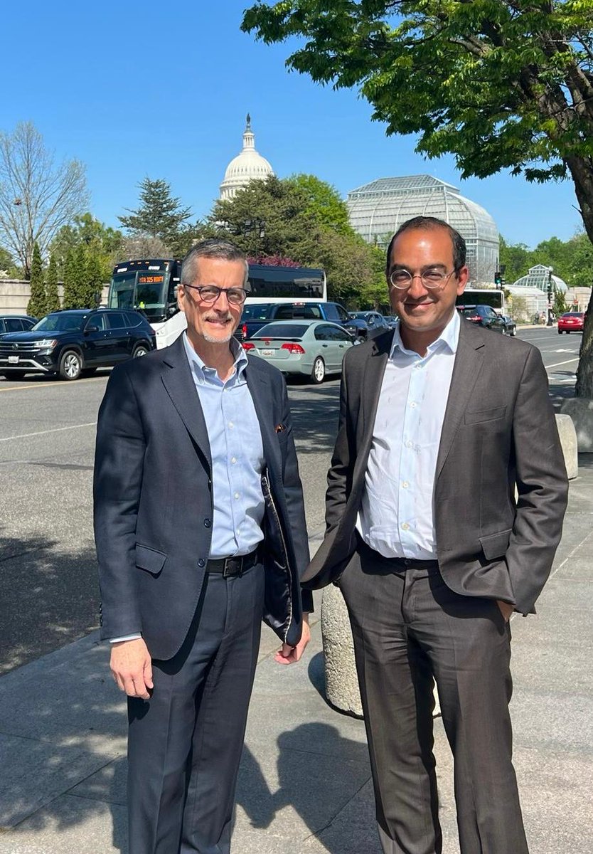 .@Manica_amr and @JeffreyRow21112 are visiting #WashingtonDC to discuss w/ policy makers how @gardp_amr’s model is addressing AMR, one of the biggest global health security challenges and how the US can play a part in our efforts.