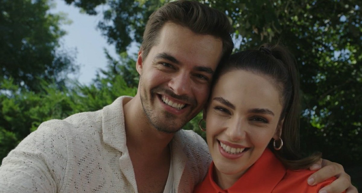 tubisiniz03's tweet photo. nolur elsem in  evlendiği devam filmi gelsin ben öpüşen elsem izlemek istiyorum çok mu şey istiyorum🥲🥲

#YağmurTanrısevsin #BerkAtan #ÜçüncüGün #ElSem https://t.co/9Mbp26EAfq