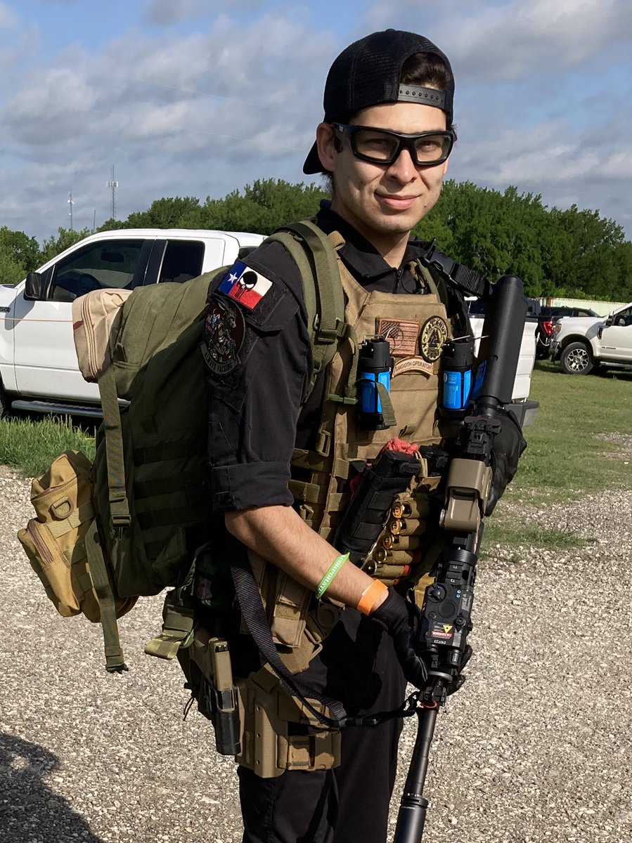 BAD_BunnyRabbit's tweet image. Soul Taker in the streets, Hip Breaker in the sheets #BeenWorkingOut #Airsoft #GettinFit #💪🏻 #FitnessCheck!