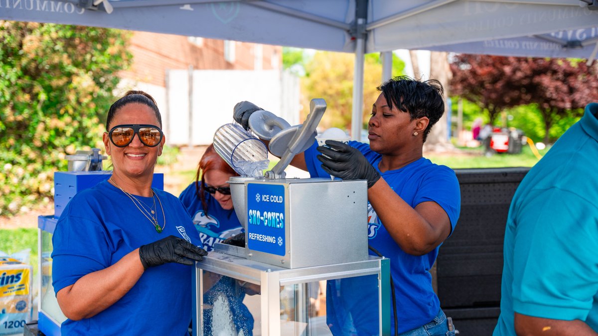 ForsythTechCC's tweet photo. What a day! Our Spring Fling at Forsyth Tech was an amazing celebration with a fantastic turnout! 🌸🎉 Thank you to everyone who joined us for the music, games, and all-around fun. Our community spirit is alive and well! 💚 #ForsythTech #SpringFling https://t.co/d9pZmJcG5P