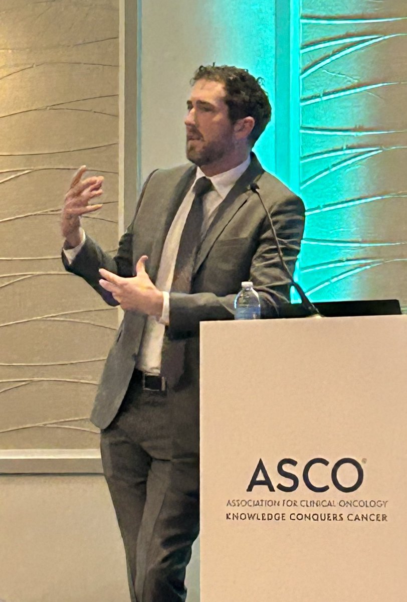 Dr @DGlaucomflecken at @ASCO #ASCOAdvocacySummit speaking about his #ayacsm cancer treatment/survivorship and how comedy helped him cope with #ayac, the pandemic, sudden cardiac death 👁️🧬🫀 ... and how advocacy can make healthcare better.