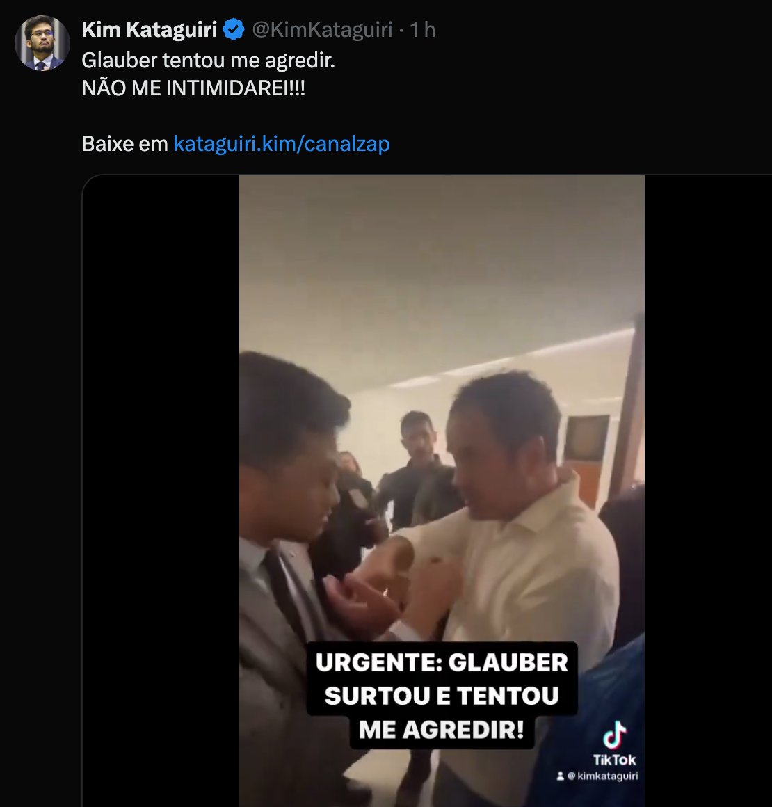 Ato1. Kim Kataguiri leva o acusado de violência doméstica Gabriel Costenaro, para provocar na Câmara Ato2. O cachorrinho foi lá na roda de conversa do PSOL provocar, mas o querido @Glauber_Braga não deixou barato Ato3. O covardão Kim foi chamado na chincha e se faz de vítima.