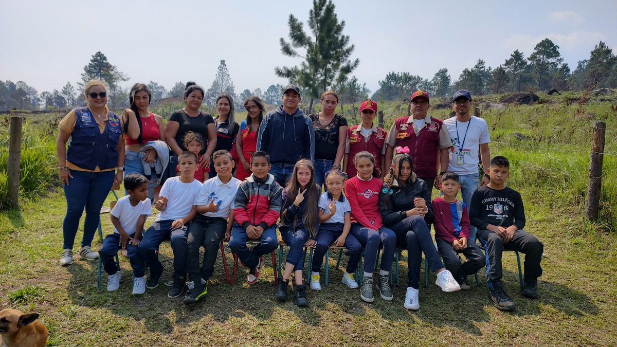 rubiodefensori1's tweet photo. Frente preventivo junto a la defensoría educativa realiza actividad formativa recreativa en el Marco del 24 aniversario de la Lopnna en la aula anexa La  Sabana del Municipio Junín.@2018Cra @CDCETachira @codennat @MPPEDUCACION @FrentePreveN @Berzabethg1 @_LaAvanzadora https://t.co/9ilUDyo7Is