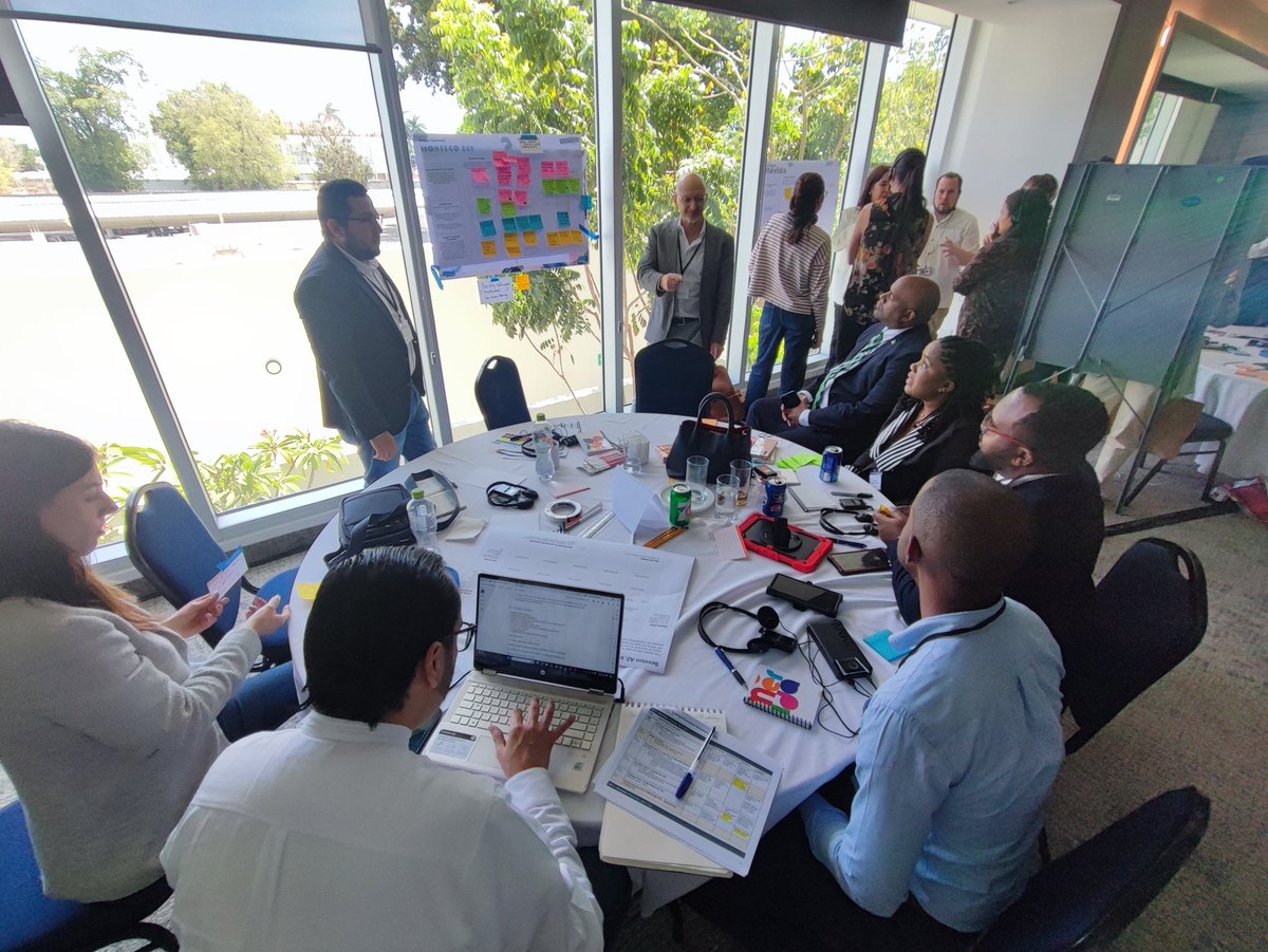 ICLEI_MxCAyCar's tweet photo. Al momento, los representantes de las ciudades, expertos y el equipo, trabajan en la preparación de la hoja de ruta de los proyectos.
#CitiesForward #CitiesSummit #CiudadeseMovimento #CidadesaFrente https://t.co/AWMN5AX70R