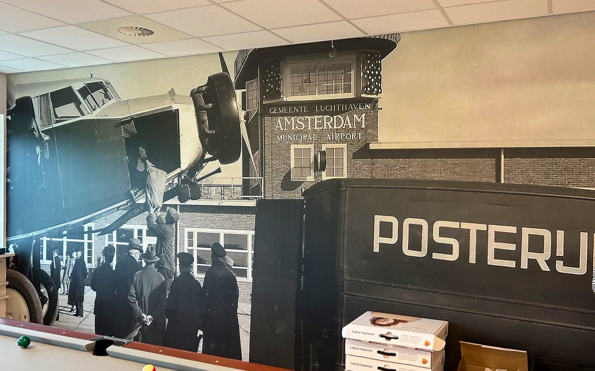 Deze fotowand van de Gemeente Luchthaven Amsterdam zag ik vandaag bij huurder <a href="/ParcelPro/">Parcel Pro</a> #schiphol <a href="/nextreal/">Next Real Estate</a>