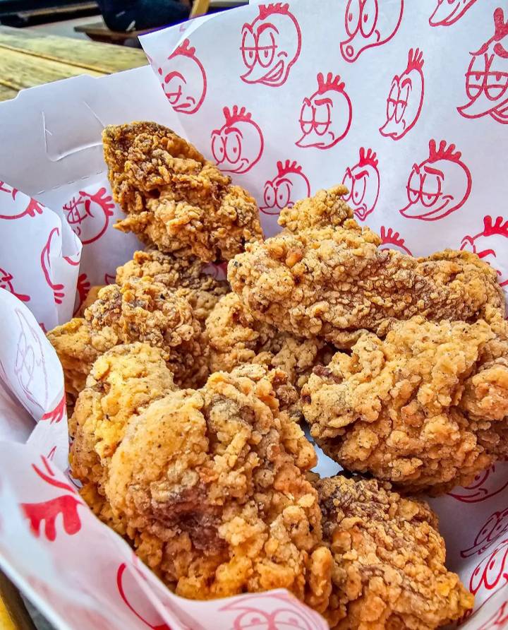MuyGallito's tweet photo. Boneless crujientes, solo unos! 🐔😋
#muygallito #boneless #dipear https://t.co/DdJJ9Fh6vP
