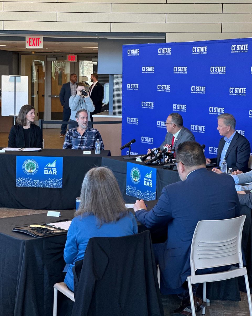 Today we welcomed back @SecCardona and @GovNedLamont to discuss opportunities with the prison education partnership between CT State Middlesex and @wesleyan_u. To date, over 50 students have earned their associates degree through Center for Prison Education (CPE).