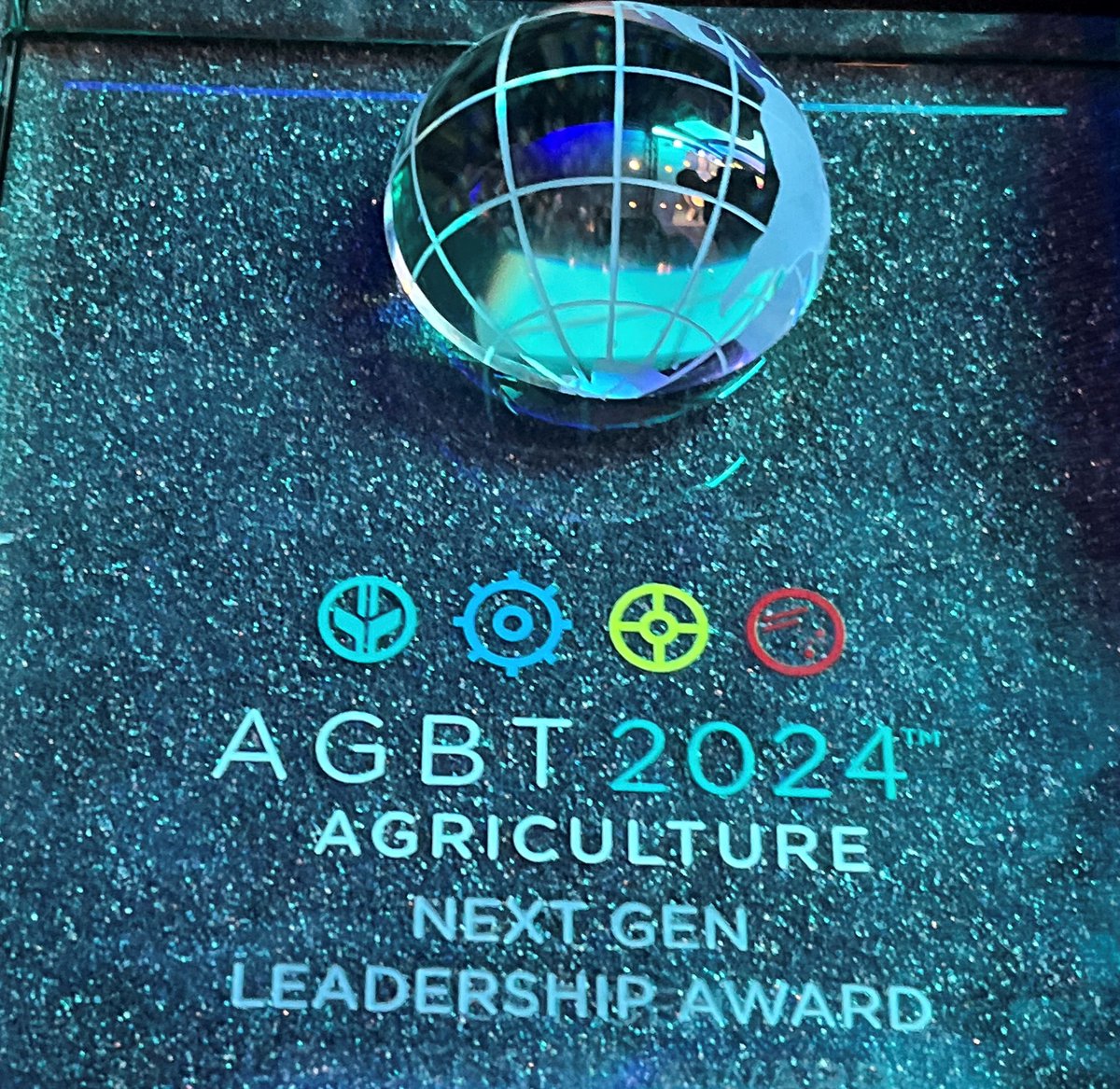 NEXT GEN LEADERSHIP AWARDS: Congratulations to the 10 early-career scientists from around the world and across a variety of agricultural genomics disciplines who received full-ride scholarships to attend @AGBT Ag 2024 in Phoenix (USA). #AGBTAg