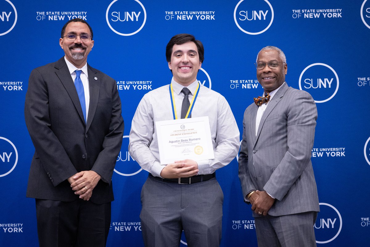 Paws up to Agustin Beas Romero and Colette Vaughan, our 2024 @SUNY Chancellor’s Award for Student Excellence recipients Read more 🔗oldwestbury.edu/news-events/tw…