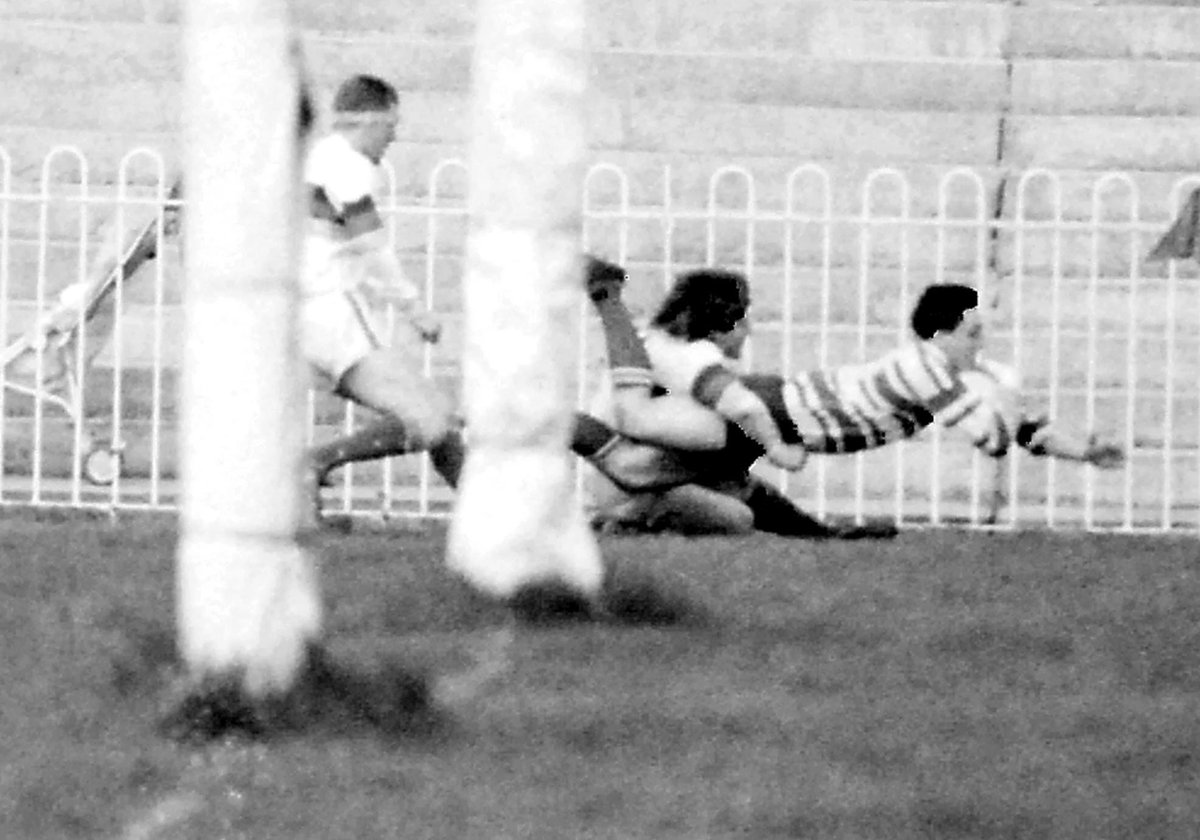 Match Photos vs Whitehaven #OTD 1989 

Mark Hinchcliffe goes over in the top corner
Neil Kellett dives over from short range as does Mark Fortis 
Brian Waites dives over in the bottom corner 

All photos courtesy of Terry Swift