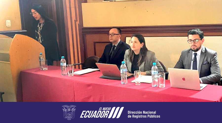 DinarpEc's tweet photo. En la ponencia, @DianaVelsco destacó el impulso que la Administración Pública le da a la seguridad de la información, mediante la implementación del Esquema Gubernamental de Seguridad de la Información #EGSI para preservar este activo. https://t.co/GNjQ0Ch8Bx