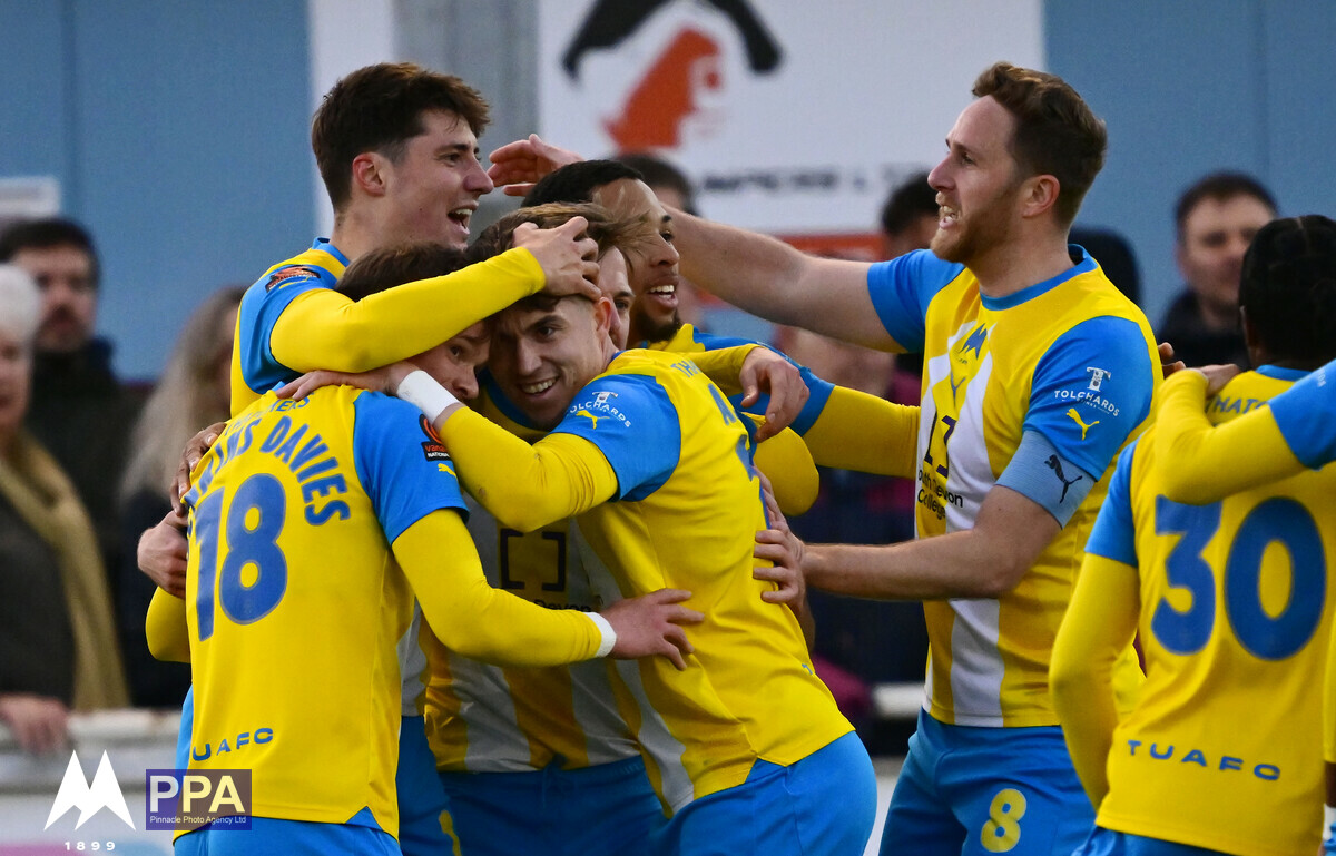 TUFC1899's tweet photo. πΈ Plenty of reasons to celebrate at the break!
#tufc #TAUTOR https://t.co/sPAEwbZ4Wi