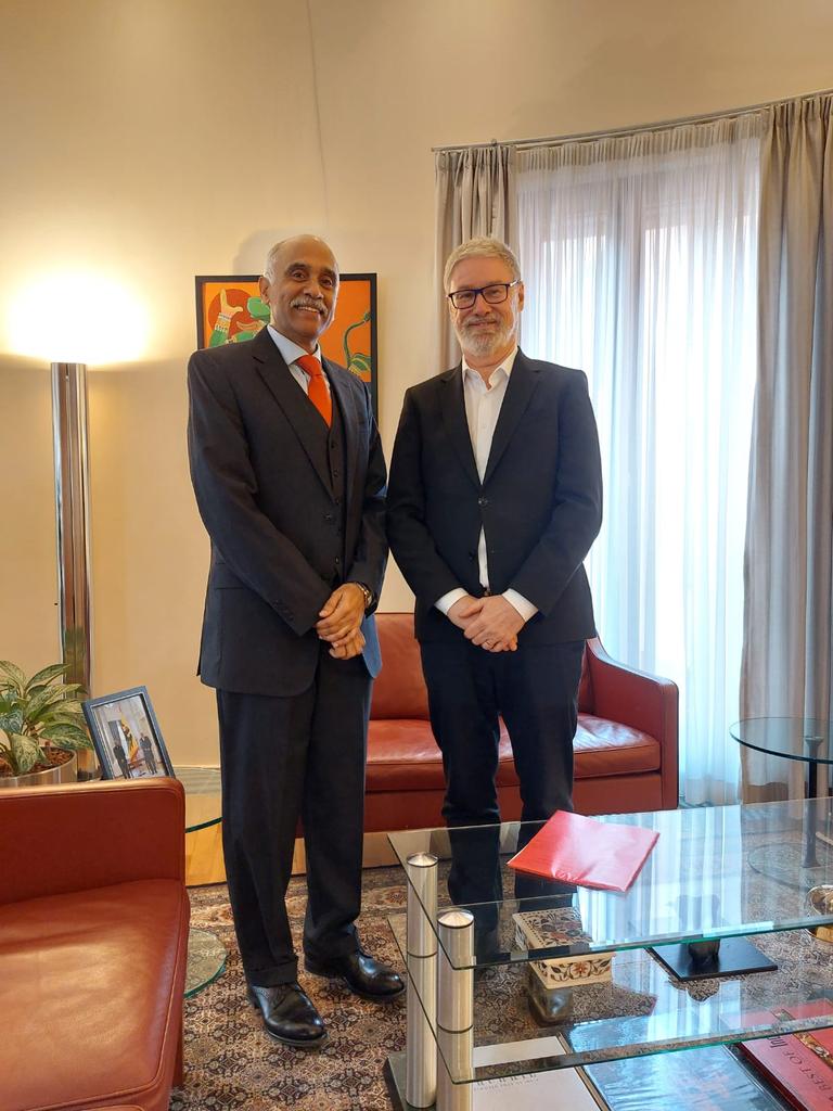 #AmbHarishParvathaneni met Dr Lars Hendrick Röller, Chairman, Berlin Global Dialogue @esmtberlin. The discussions focused on emerging challenges to global economy, the strengthening 🇮🇳🇩🇪 strategic partnership & potential for further collaboration at Berlin Global Dialogue 2024.
