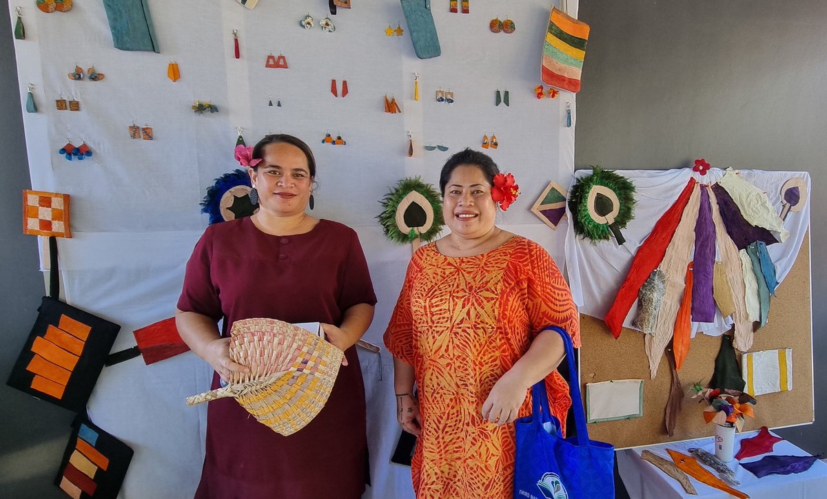 🇯🇵 SDG Innovation Challenge: @UNDPAccLabs in 🇼🇸 in partnership with Tototo Think Sea Corp, worked with local women entrepreneurs to turn discarded fish skin into sustainable fish skin leather products. Learn more about this zero-waste solution👇undpacclabs.com/3vMgmW6