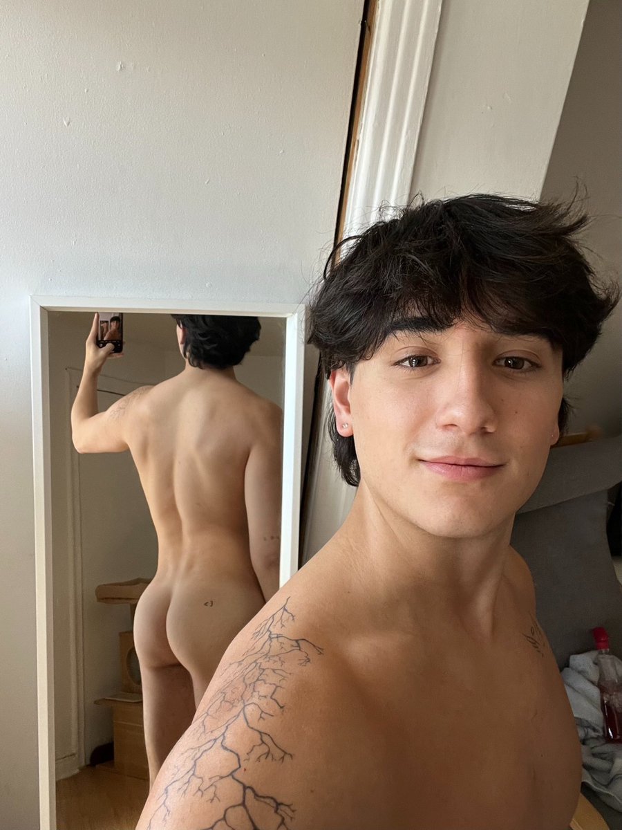 callumwes's tweet photo. Don’t mind me, just cleaning 🧹🧽🪣 https://t.co/mVBh0DiX3r