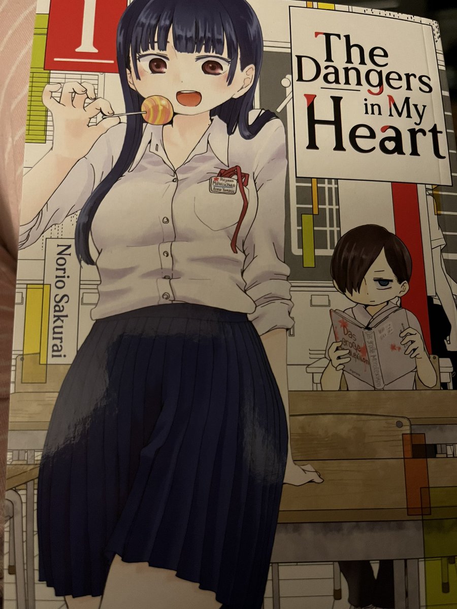 The Dangers in My Heart 01 Passend zum Ende der zweiten Staffel, startet nun die Manga Reihe auf deutsch😍. Am Anfang würde man echt noch nicht von so einer rasanten Entwicklung ausgehen 😄. Aber die Reihe wird noch zu einem der besten Romance Reihen werden 😊 #mangayear24 Nr 53