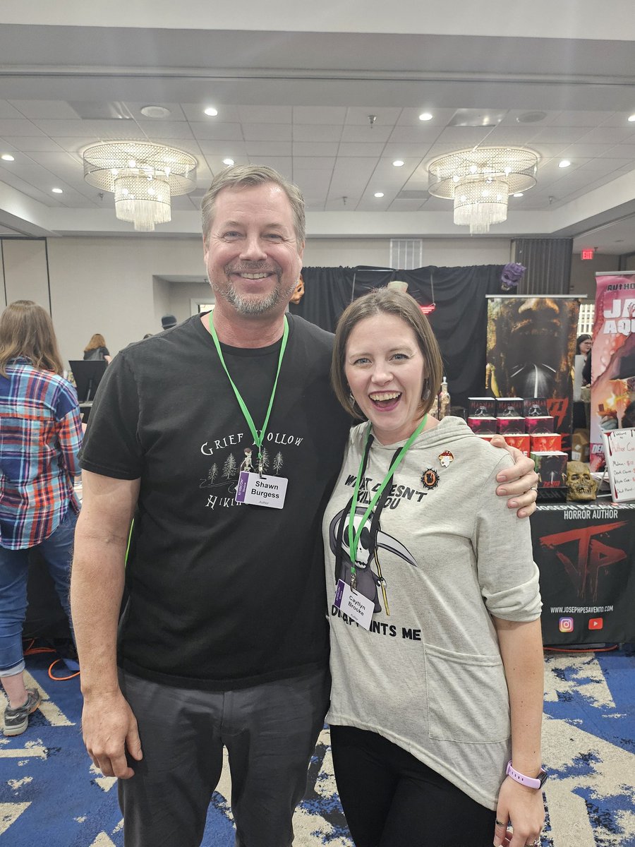 I finally got to meet one of my favorite people at AuthorCon this weekend!! @ShawnBinjax I hope those books we knocked down recovered!