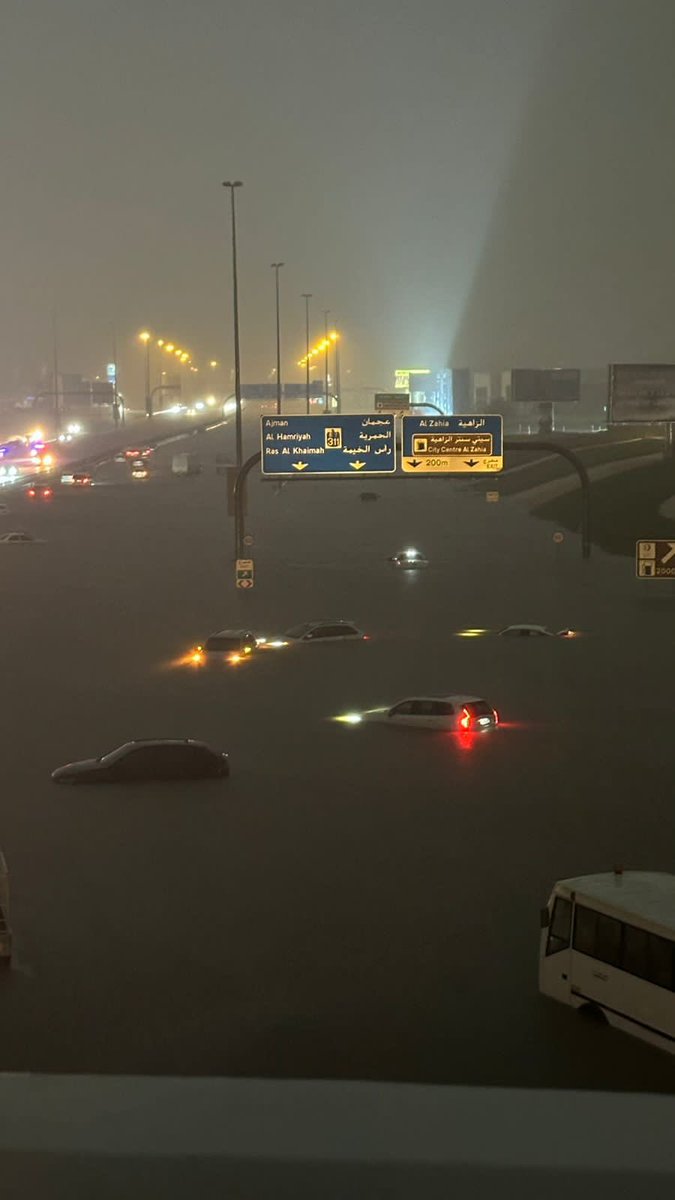 🇦🇪 | ÚLTIMA HORA: El principal aeropuerto internacional de Dubai suspende todos los vuelos debido al mal tiempo - Reuters.