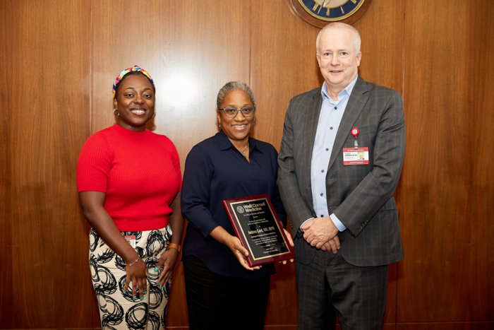 Congratulations to @WCMGIM's Dr. Andrea Card, who received the Bruce Laine Ballard, M.D. Award at last night's Celebration of Diversity Awards, part of @WCMDiversity's 6th annual Diversity Week. Learn more about Dr. Card & continuing events. bit.ly/3JqHMDO @WeillCornell