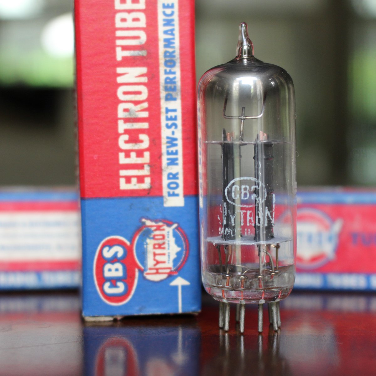 VTubeAudio's tweet image. CBS Hytron 12BZ7 1952 - Black Plate - Square Getter - Copper Posts "NOS / NIB" TESTED Tube (available here &amp;gt;&amp;gt; rvrb.io/1952-12bz7-ma6… )