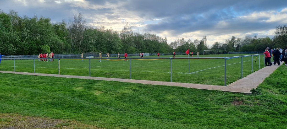 RESULT 
Linby Reserves 2 @ForzaBenno 1
Goals from Zac Hamilton & Will Knowles 
Give us the win , and earn three points ,
At Church Lane tonight 
@rlntfc @CentralMidsAll @PrewettPaul @GedlingEye