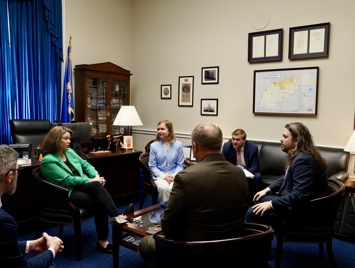 I met with @AmericaforUA to have a productive conversation about how we can keep supporting Ukraine in its fight for freedom & send over the vital humanitarian & security aid they need.   We must do all we can to stand with Ukraine and stop Putin’s aggression in Eastern Europe.