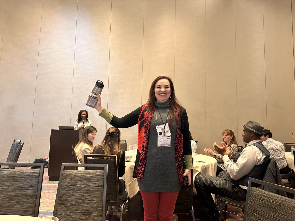 chadehum's tweet photo. @NinaRiggins totally rocking and winning all the raffles!! 😍 
@AANmember @ahsheadache #FAAN https://t.co/6tlqYjIKJy