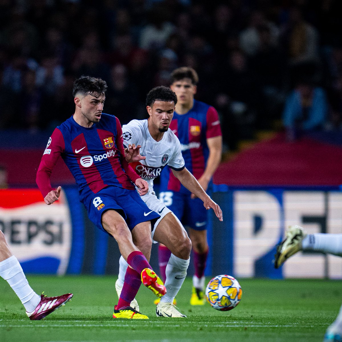 FCBarcelona_es's tweet photo. Nadie dijo que iba a ser fácil. ¡Vamos a por la segunda mitad! ⚔️ https://t.co/kYt8yvpfM1