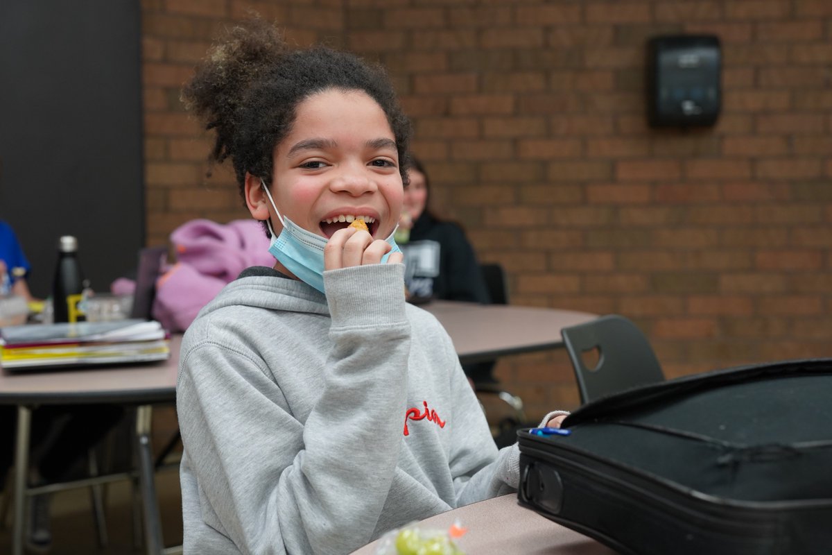 Our pilot project, Premium Meals, is elevating the foods served at after-school programs! 🥗 We're working with our Child Nutrition partners to serve more fresh produce and meats so that children are receiving well-balanced, no cost meals. Learn More 👉 bit.ly/fb-school-meals