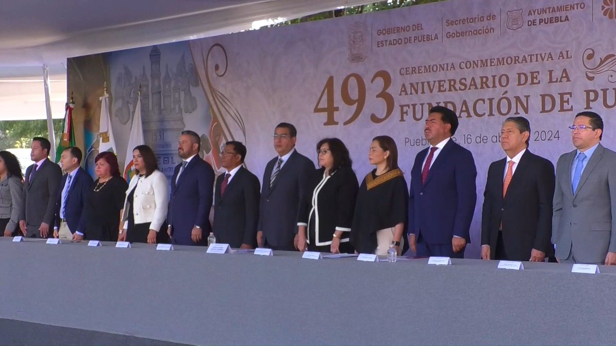 #Noti13DeLaTarde 🏵️ El Gobernador de #Puebla @SergioSalomonC, llamó a tener una sociedad más igualitaria y justa, en el marco del 493 Aniversario de la Fundación del Estado. @pamelaaprz ➡️bit.ly/4azp3SH