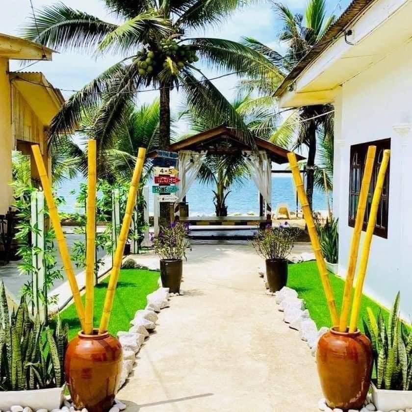 jomtravel_'s tweet photo. Hidden Chalet Tepi Pantai. Harga serendah RM69/night 😍

📍Chalet Su Terengganu, Marang Terengganu 

Buka jer pintu terus nampak pantai. Sesuai bagi yang suka ketenangan, bau air masin, angin laut. Chalet Su merupakan chalet seaview &amp; homestay yang terletak dekat Kg Rusila Marang https://t.co/FN8AlCIBcN