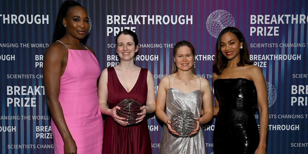 Huge congratulations to Dr Laura Monk from @BristolUniMaths who mingled with Hollywood A-listers and fellow top researchers in LA on Saturday to receive her #BreakthroughPrize from tennis titan @Venuseswilliams 🎉👋

Get the full star-studded story👇
bit.ly/4cZ4kJp