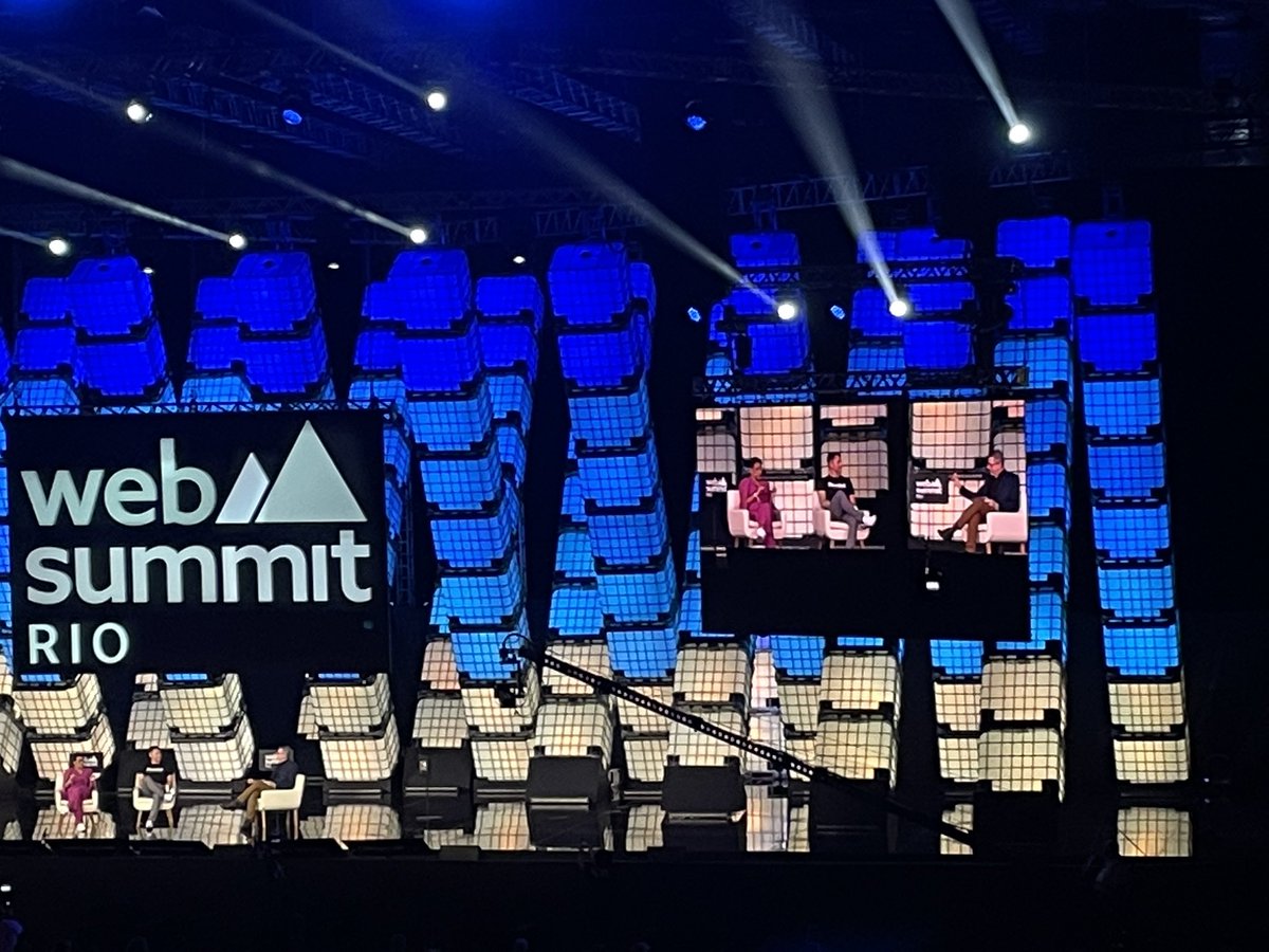 MKT0711's tweet photo. @WebSummitRio Taking center stage now: #banking #futureofbanking #revolutionizingbanking #notleavingtheunconnectedbehind https://t.co/wcesrYFVaw