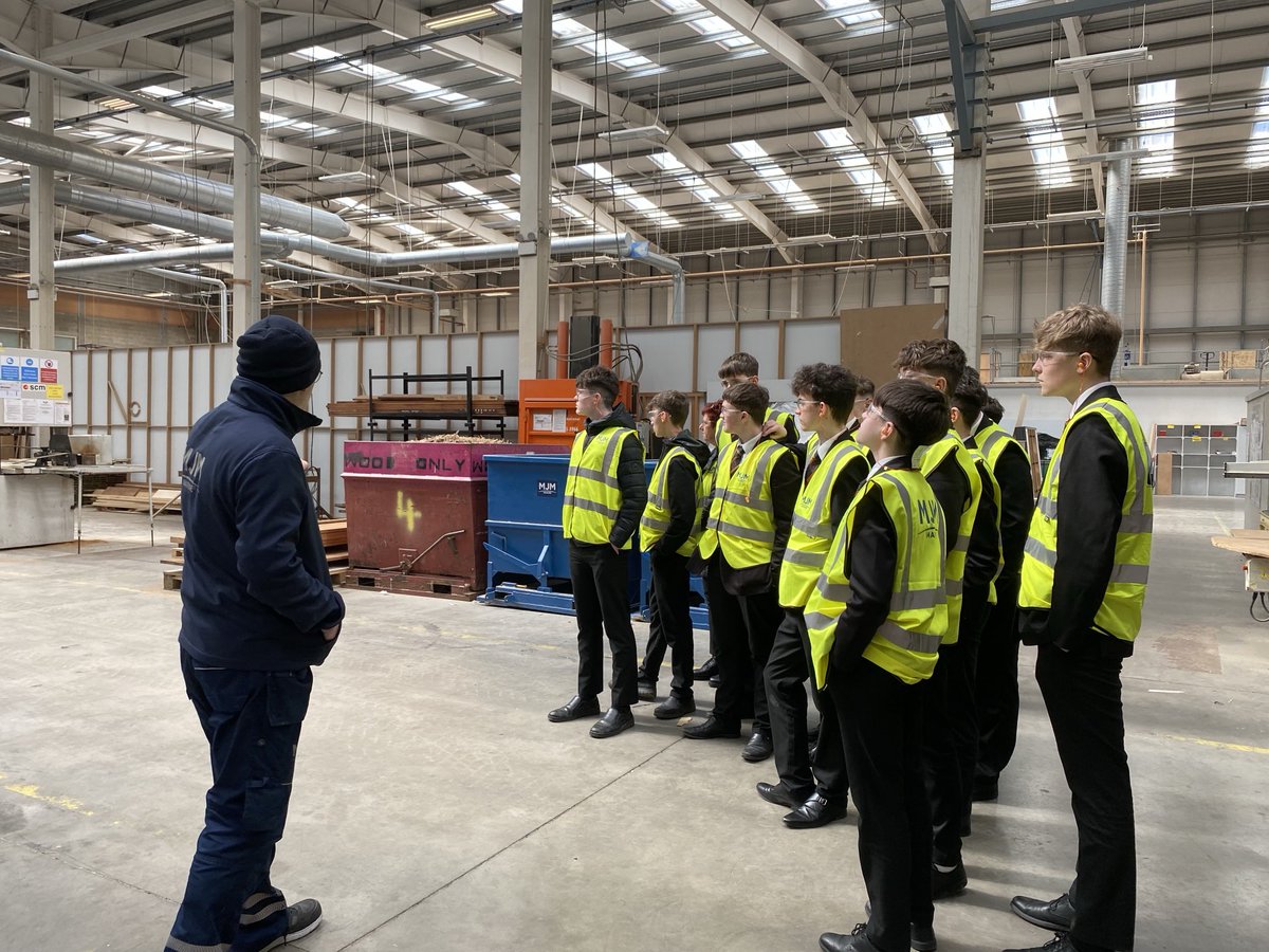 On tour this morning in the incredible facilities that make up ⁦<a href="/MJMMarine/">MJM Marine</a>⁩ to celebrate our partnership through ⁦<a href="/citbni/">CITBNI</a>⁩ scheme. ⚒️ Delighted to have been “adopted” by such a strong local employer with an amazing global footprint. 🛳️ 🚢