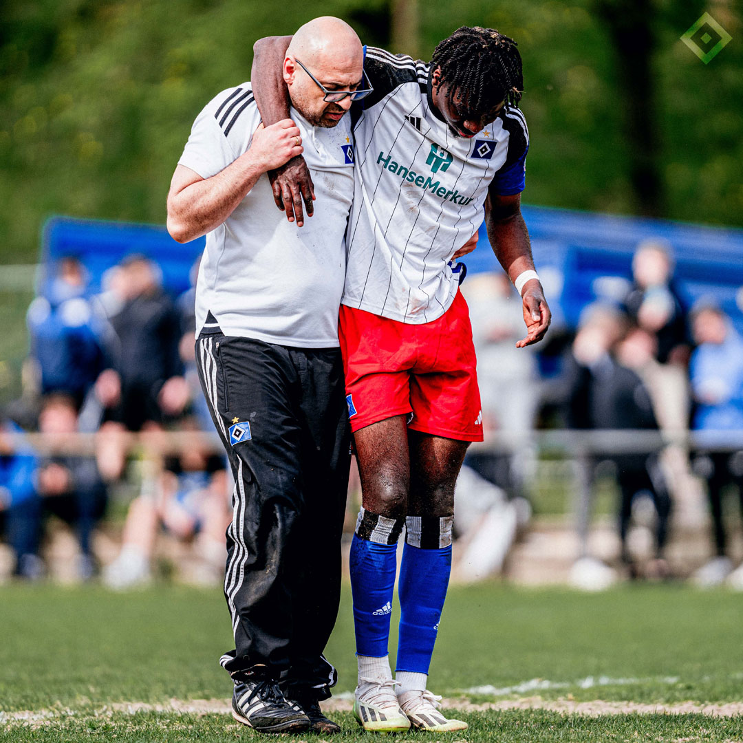 Auf die Freude folgt die Ernüchterung: Beim Heimsieg gegen die @HerthaBubis hat sich unser #U19-Spieler Glory #Kiveta leider schwer verletzt und fällt für die kommenden Monate aus. Wir wünschen dir ganz viel Kraft und die bestmögliche Genesung, Glory!

#nurderHSV #HSVYoungTalents