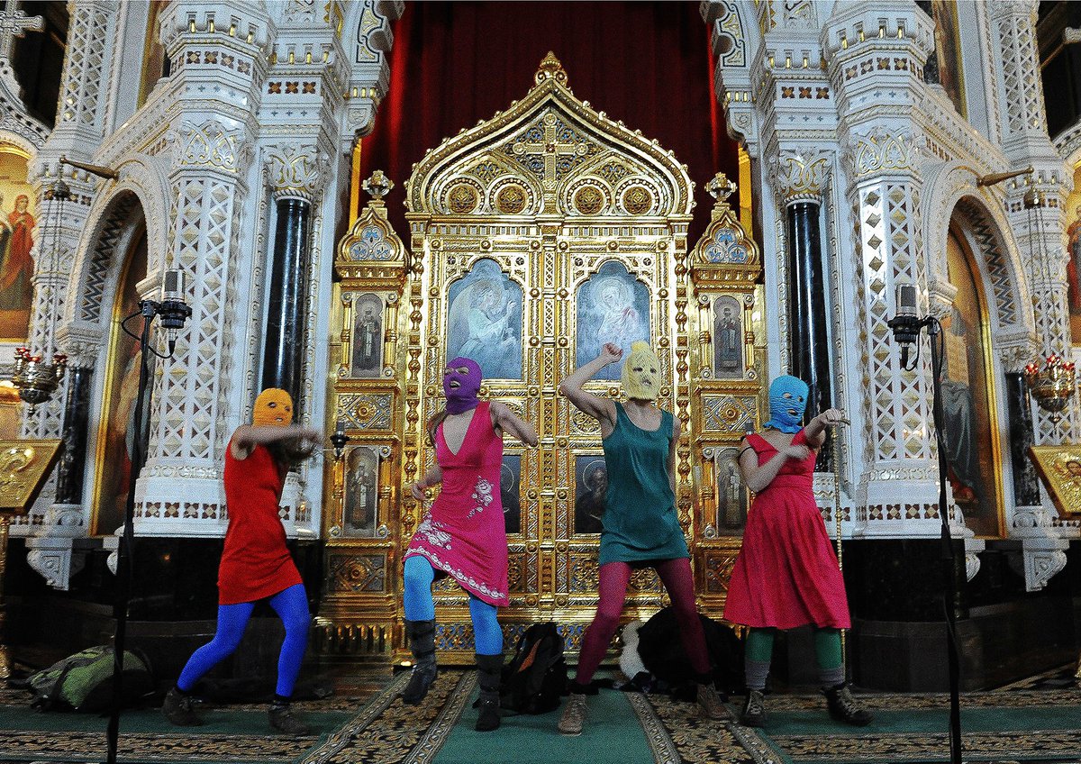 Pussy Riot, Bertram Brooker, Harry Kiyooka, “The Quest for the Meaning of Art,” and much more. The latest issue of Galleries West is online now! gallerieswest.ca 📷 From the action “Punk Prayer,” Cathedral of Christ the Saviour, Moscow, 2012 (photo by Mitya Aleshkovsky)