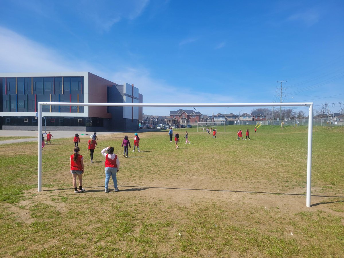 A GLORIOUS spring day for outdoor Physical Education with Ms. Lazarevich and Ms. Poulin! An introduction to golf ⛳️, on the heels of The Masters, and a fun game of soccer ⚽️! #WelcometoBruinCountry #WCDSBAwesome #WCDSBStrengthen