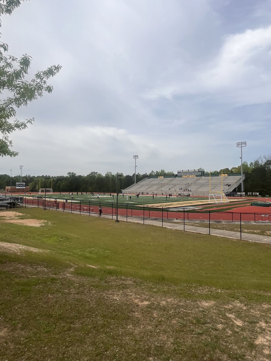 coachpaschal_'s tweet image. I appreciate Langston Hughes High School and coach Bingo for the hospitality and helping with the search for future WASP‼️

Fun Fact: Me and coach Bingo played against one another in highschool and college as rivals🔒🐝🟡🔵 #SWATS #GoWasps #BlueCollarGoldStandard