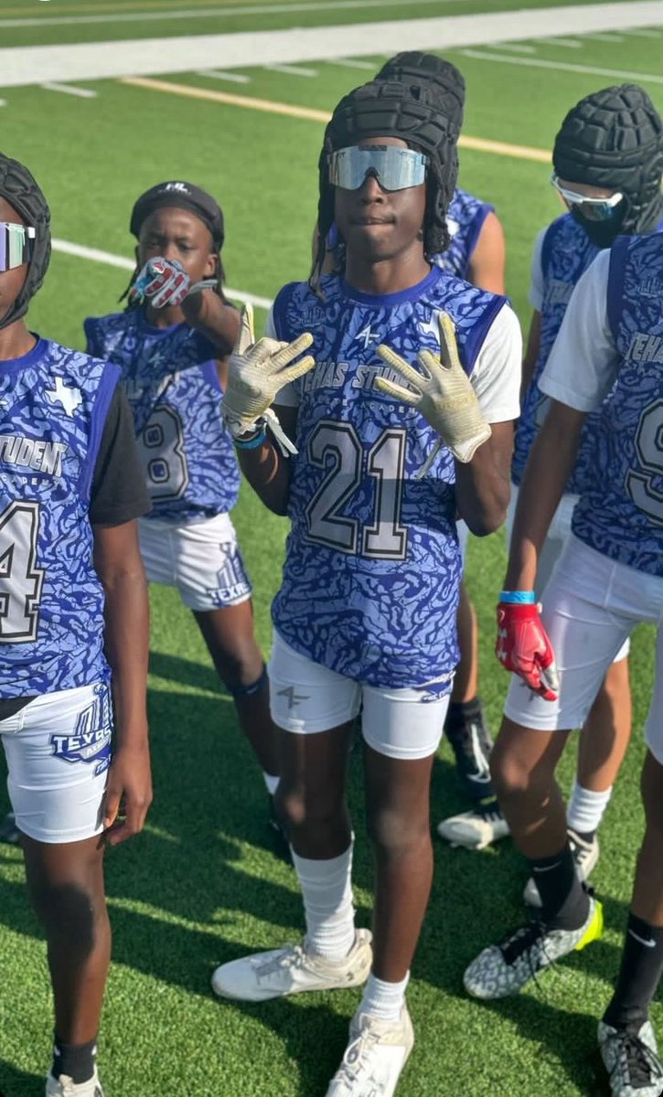 KingstonBennet2's tweet photo. next up class of 2029🔒I’m gonna keep working hard 💪🏾🔥🔥 https://t.co/Y0tXaQoSJ0