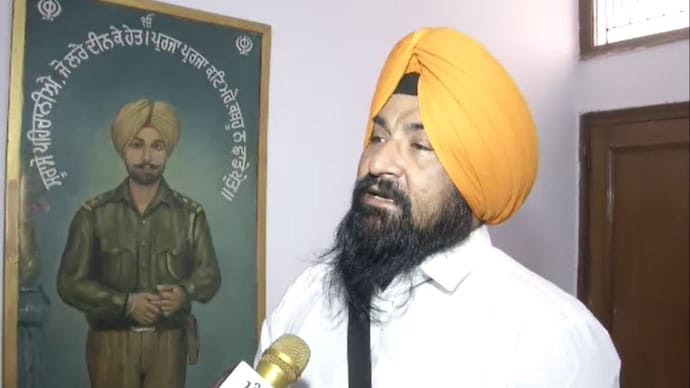 Sarabjit Singh, son of Beant Singh, who was one of the two assassins involved in the klling of Indira Gandhi, will contest the elections as an independent candidate from Punjab's Faridkot.

But Khlistan supporters will continue to say “Assi Gulam aaa” “we are not getting any